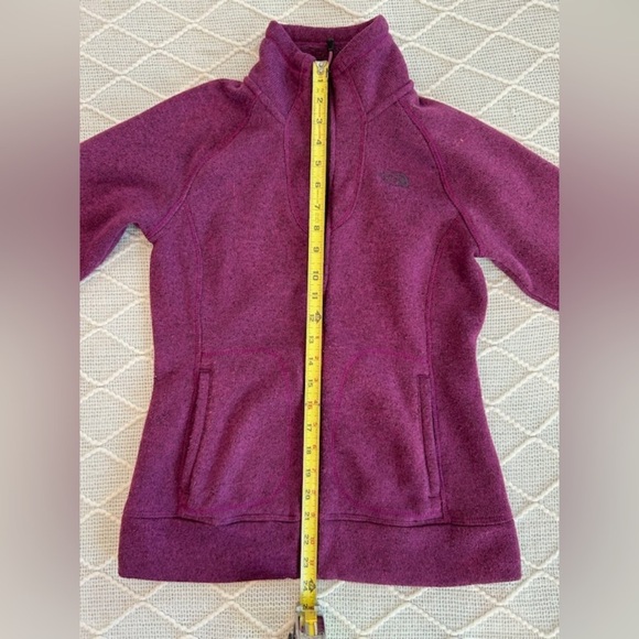 The North Face Women’s Zip Up Jacket. Purple, XS. - Picture 5 of 7